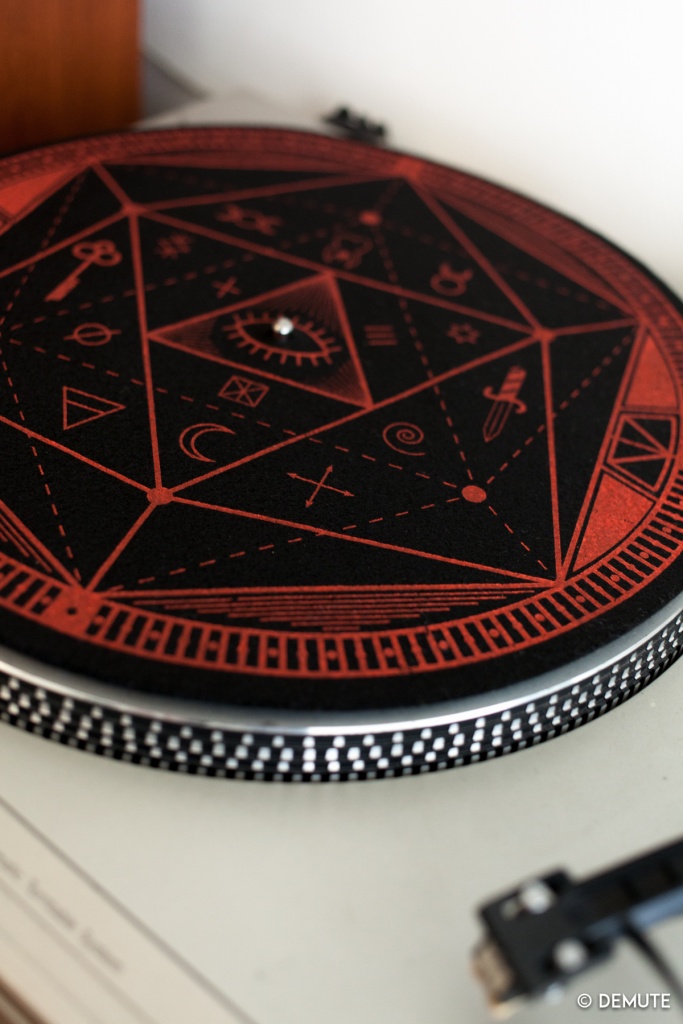 Demute - Slipmat design